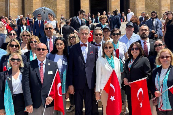 Adana Koza Rotary Kulübü An?tkabir Ziyaretinde