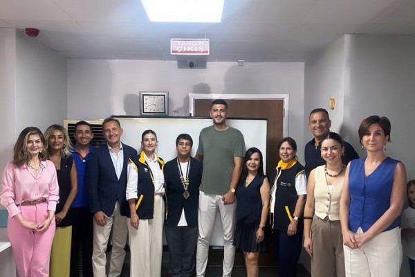 Adana 5 Ocak Rotary Kulübü Sağlık ve Eğitimi Aynı Çatıda Buluşturdu