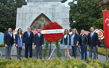 29 EKİM ATATÜRK ANITINA ÇELENK KOYMA