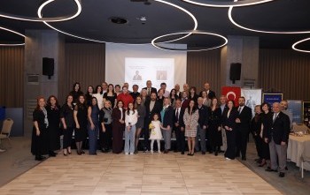 Adana Tepebağ Rotary Kulübünün bu yıl  “Meslek Hizmet Ödülleri” oyuncu Ferit Aktuğ ve marangoz Yusuf Duran’a verildi.