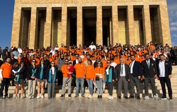 Anadolu'nun çocukları Anıtkabir'de
