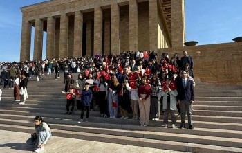 Atatürk'e Gidiyorum