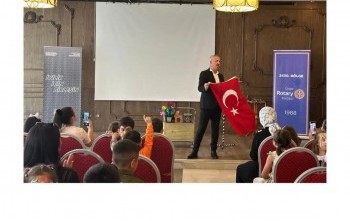 DEVLET OKULLARINDA EĞİTİM GÖREN ÇOCUKLARA GÖSTERİ ETKİNLİĞİ