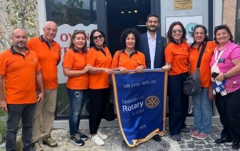 Deprem Bölgesindeki illerde Kadınlar için meslek  edindirmeye yönelik kurs açmak ( Kuaför