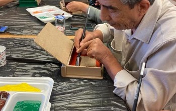 ENGELLERİ AŞIYORUZ AHŞAP BOYAMA ATÖLYESİ