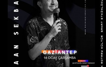 Kaan Sekban Stand-up gösterisi