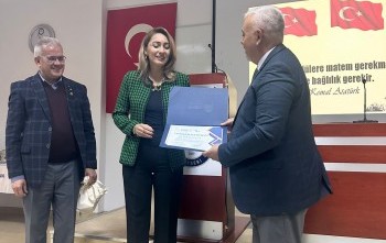 Madde bağımlılığı konusunda üniversitelerde panel, oturum seminerler ve benzeri aktiviteler düzenlemek.