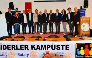 Proje kapsamında Çukurova Üniversitesi İletişim Fakültesinde ''Liderler Kampüste''projesi tamamlandı ve öğrencilerime geleceğin liderleri olmaları yolunda yardımcı olmak adına değerli uzmanlar tarafından eğitim verildi.