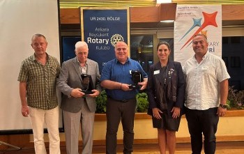 ROTARY'DE VEFA ÖDÜLLERİ