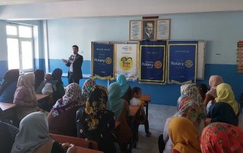 SAĞLIK ALANINDA BİR KÖY SAĞLIK OCAĞINDA EĞİTİM VERMEK