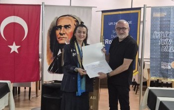 Sinop Diyojen Rotary Kulübü Temel Eğitim ve Okuyazarlık ayında şiir dinletisi