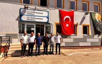 İHTİYAÇ SAHİBİ ÖĞRENCİLERE OKUL KIYAFETİ BAĞIŞI