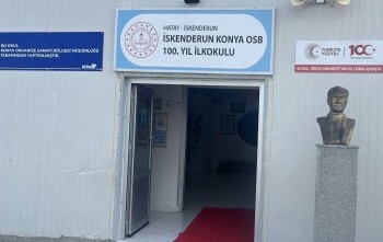 İskenderun Konya OSB Konteyner Yerleşkesinde “ İskenderun Konya OSB 100.Yıl ilkokulu” nda 8 sınıfa 8 adet kitaplık tedariki