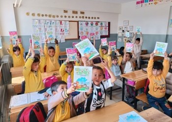 Van Gürpınar Köy Okuluna 300 adet Hikaye Kıtabı