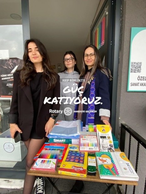 Ordu Rotary Kulübü Öğretmenlerle buluşuyoruz komitesi kapsamında MEB Damla Dindoruk Sanat Merkezi resim öğretmenlerine temel resim malzemeleri için sponsor oldu.