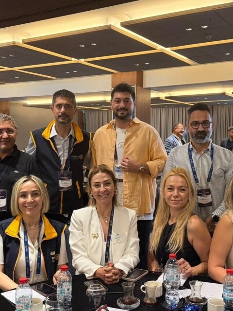 Adana Güney Rotary Kulübü " Canlı Kulüp Seminerin'de"