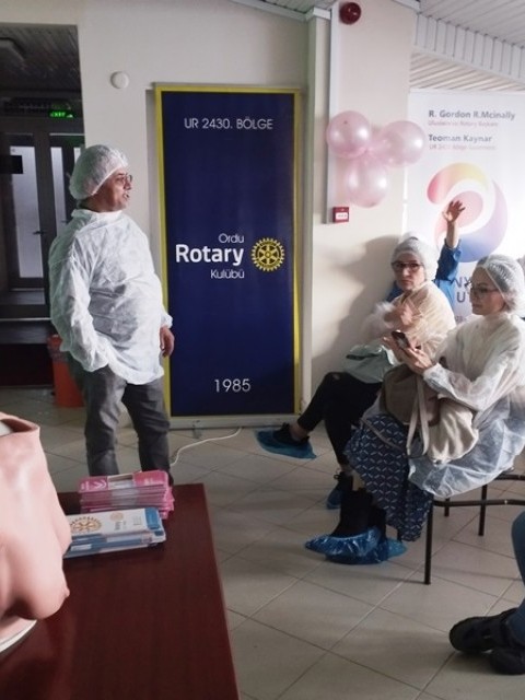 ORDU ROTARY KULÜBÜ “ERKEN TANI HAYAT KURTARIR” DİYEREK MEME KANSERİ FARKINDALIK ETKİNLİĞİ GERÇEKLEŞTİRDİ.