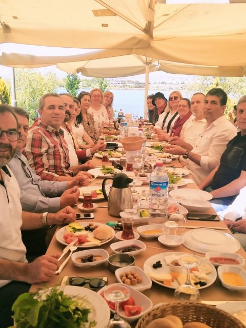 Yenimahalle Rotary Kulübü Eşler ile Aile Brunch zamanı.