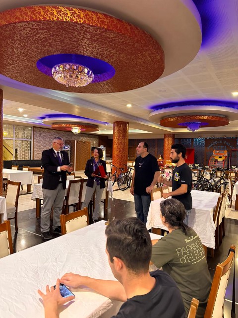 Samandağ Çevre Koruma ve Turizm Derneğine 8 Rotaract Kulübü ve Adana Rotary Kulübünden Ortak Meslek Hizmetleri Ödülü