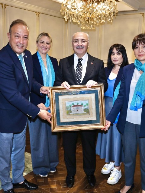 Adana Seyhan RK. "Sn. Valimiz Yavuz Selim Köşger 'i Ziyaret etti."
