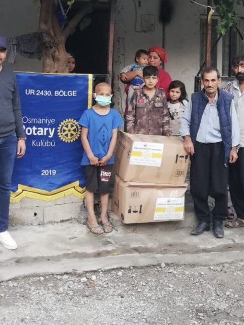 düşük gelirli ailelere yardım kolisi dağıtıldı