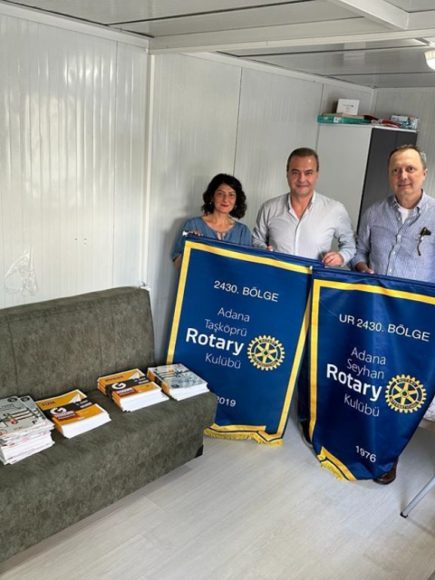 Samandağ Rotary Konteyner Kenti Üniversite Hazırlık Kitapları Dağıtımı