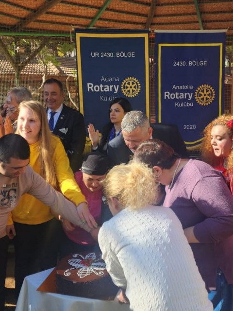 Adana Rotary Kulübü ve Anatolia Rotary Kulübü Tarafından Adana Rotary Kulübü Yedipınar Engelli Çocuklar Rehabilitasyon Merkezi ve Eğitim Parkında Engelli Çocuklarla Eğitim ve Eğlence Faaliyeti Düzenlendi.