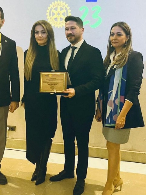 ORDU ROTARY KULÜBÜ MESLEK HİZMET ÖDÜLÜNÜ SN. TAMER AKTAŞ’A VERDİ.
