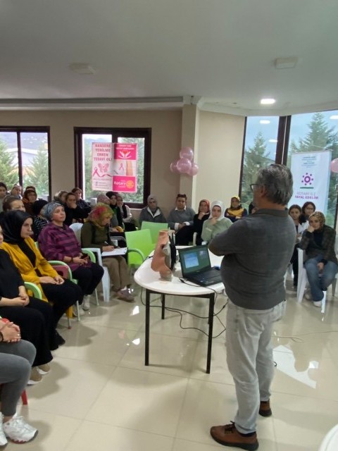 ORDU ROTARY KULÜBÜ “ERKEN TANI HAYAT KURTARIR” DİYEREK MEME KANSERİ FARKINDALIK ETKİNLİĞİ GERÇEKLEŞTİRDİ.