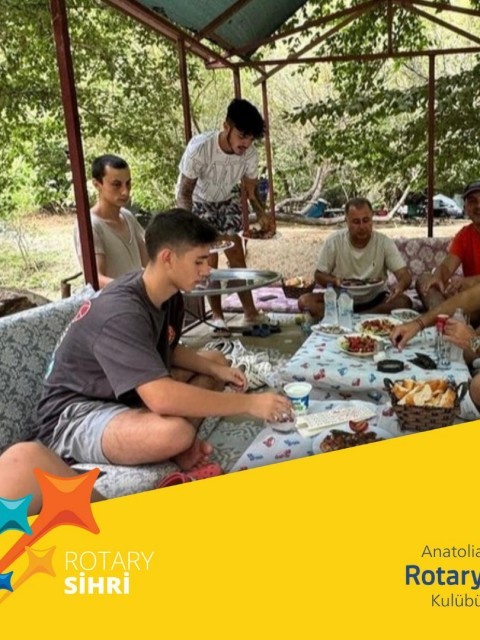 ANNE -BABA ÇOCUK KAMPI