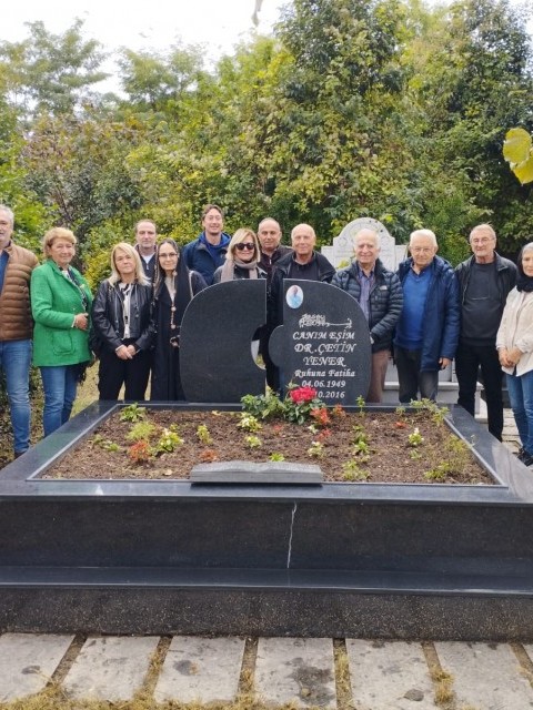 Ordu Rotary Kulübü Geçmiş Dönem Başkanlarından Dr. Çetin Yener’i 7.ölüm yıldönümünde anma ziyareti gerçekleştirdi.