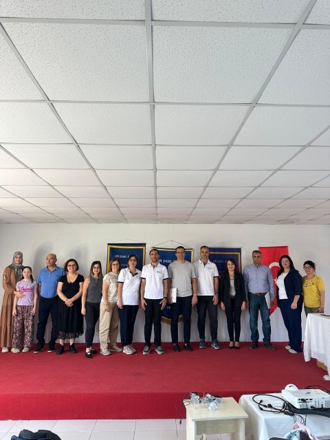Adana Seyhan RK . " Göz Sağlığı Seminerinde "