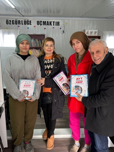 ROTARY’DEN EĞİTİME VE ÖĞRENCİLERE KÜTÜPHANE DESTEĞİ