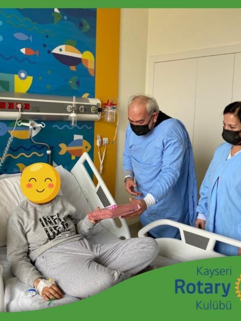 Kayseri Rotary Kulübünden 20 adet tablet bağışı