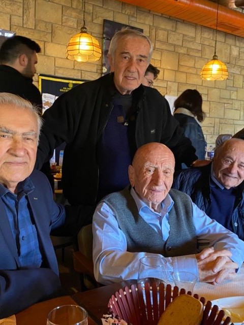 Biz Büyük Bir Aileyiz