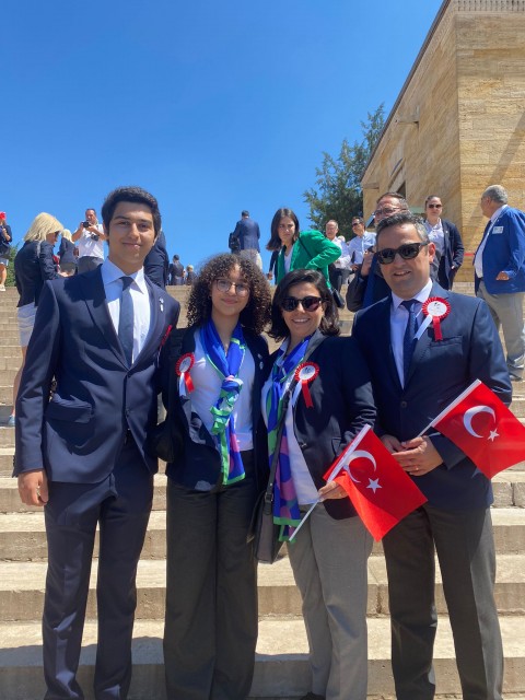 YENİ DÖNEME ATATÜRK'ÜN HUZURUNDA BAŞLADILAR