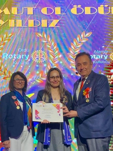 ORDU ROTARY KULÜBÜ KONFERANSTAN ÖDÜLLERLE DÖNDÜ.