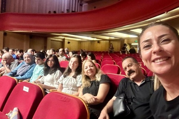 Adana 5 Ocak Rotary Kulübü Gönüllü Anneler ve çocuklarıyla konserde