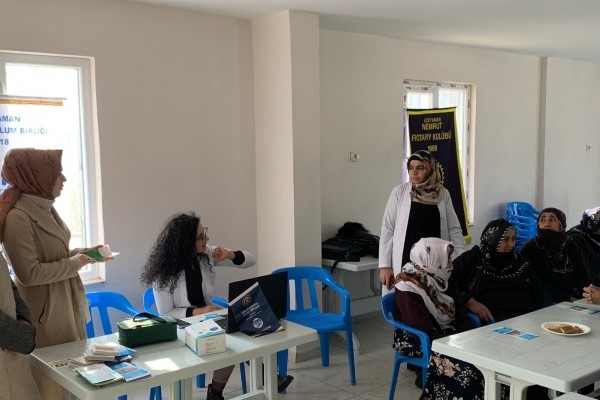 KÖYLÜ KADINLARA MEME KANSERİ VE ANNE-ÇOCUK SAĞLIĞI EĞİTİMİ