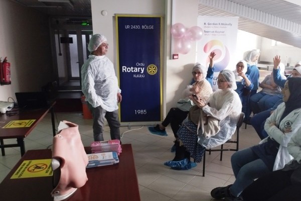 ORDU ROTARY KULÜBÜ “ERKEN TANI HAYAT KURTARIR” DİYEREK MEME KANSERİ FARKINDALIK ETKİNLİĞİ GERÇEKLEŞTİRDİ.