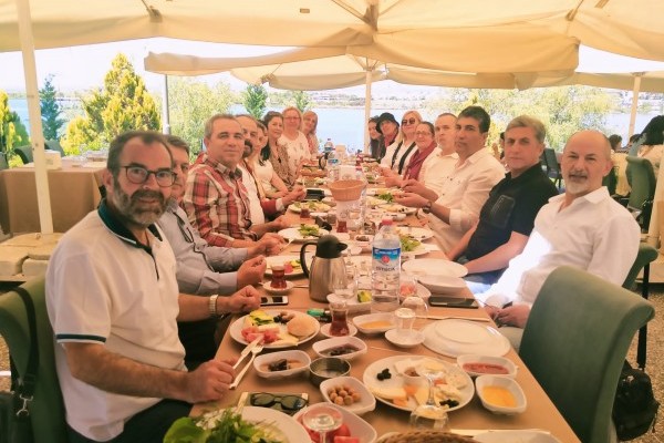 Yenimahalle Rotary Kulübü Eşler ile Aile Brunch zamanı.