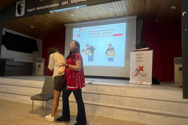 Eskişehir Gordion Rotary, Rotaract ve interact kulüpleri İlkyardım Eğitimi düzenledi.