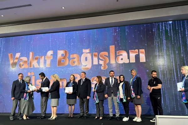 Vakıf Bağışları Ödülü