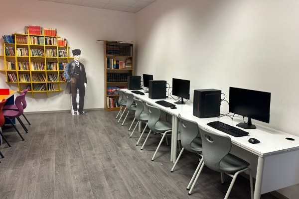 Ankara Beysukent Rotary Kulübü'nden Bilgisayar Bağışı