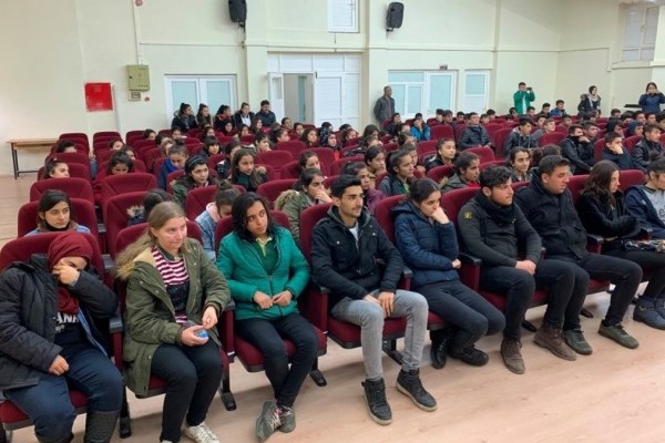 ÖĞRENCİLERE “SİBER ZORBALIK” EĞİTİMİ