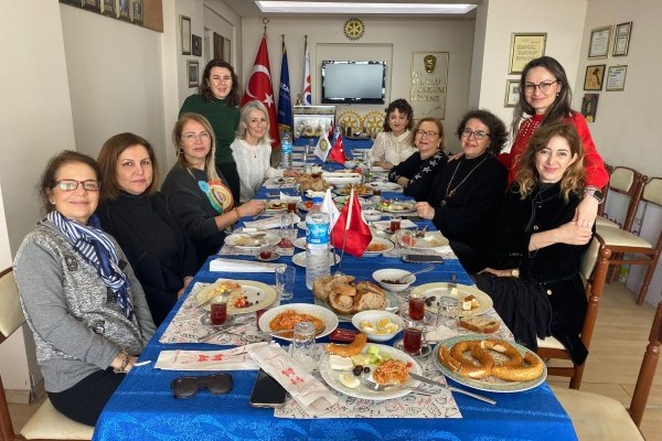 Ordu Rotary Kulübü 8 Mart Dünya Emekçi Kadınlar gününü kulüp lokalinde düzenlediğimiz sabah kahvaltısıyla birlikte kutladı.