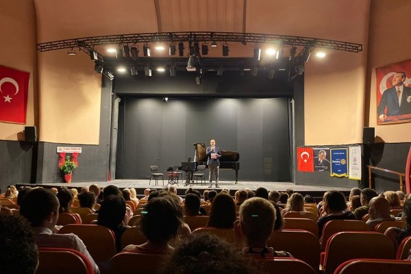 ADANA ROTARY KULÜBÜ ODA MÜZİĞİ FESTİVALİ DÜZENLEDİ