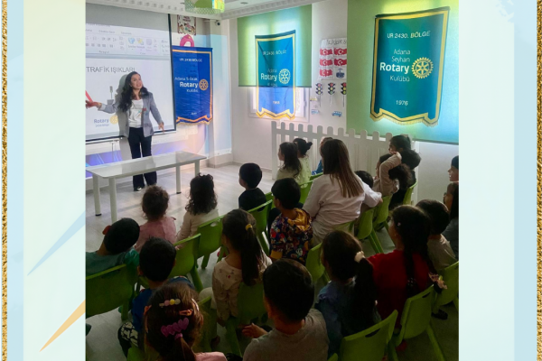 Adana 5 Ocak Rotary ile “Trafik kuralları ve İşaretlerini “ öğreniyoruz