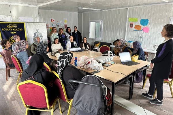 KONTEYNER KENTLERDE YAŞAYAN KADINLARA KANSER EĞİTİMİ VERİLDİ