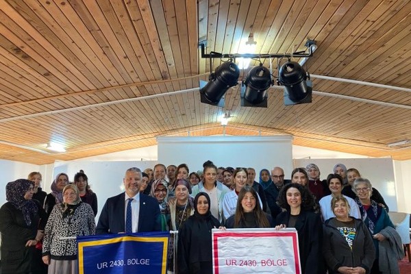 Adana Rotary Kulübü ve Adana Rotaract Kulübü “Aile İçi İletişim” ve “Kadına Yönelik Şiddetle Mücadele”Eğitim Toplantısı Düzenledi